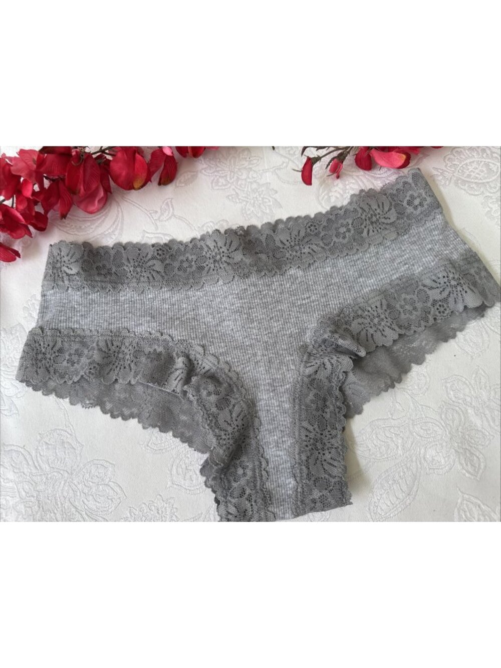 VICTORIA'S SECRET XS GRAY RIBBED COTTON LACE TRIM CHEEKY SUMMER PANTIES NWT